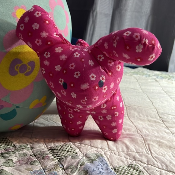 Denim & Flower Other - Hand crafted Flower dog